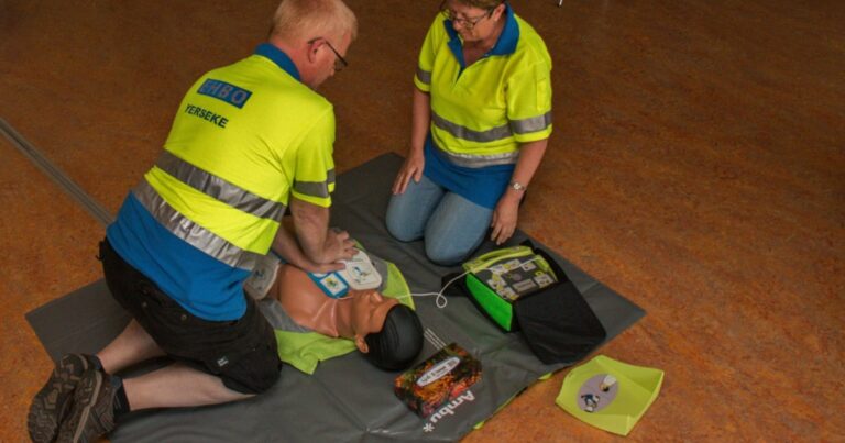 Herhalingsles Reanimatie/AED Bediening — lezing in Yerseke